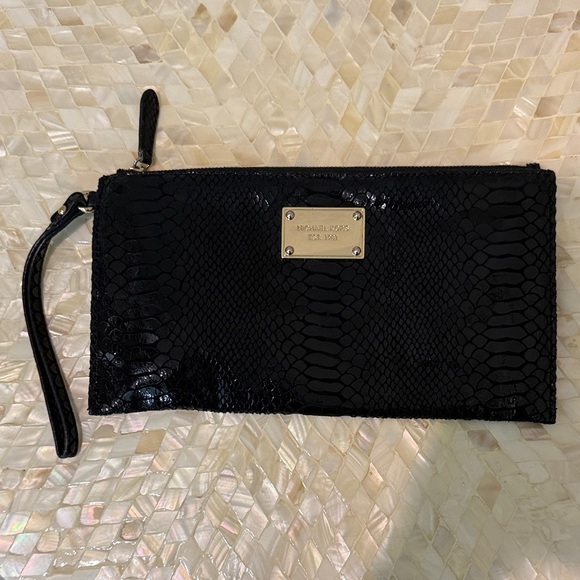 Michael Kors Handbags - Michael Kors Black Snakeskin Wristlet